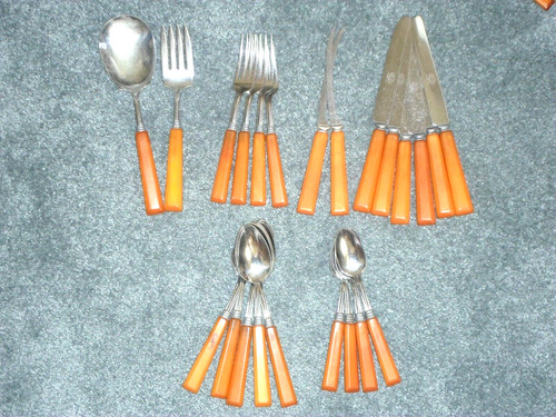 1930s butterscotch bakelite - 1930s,