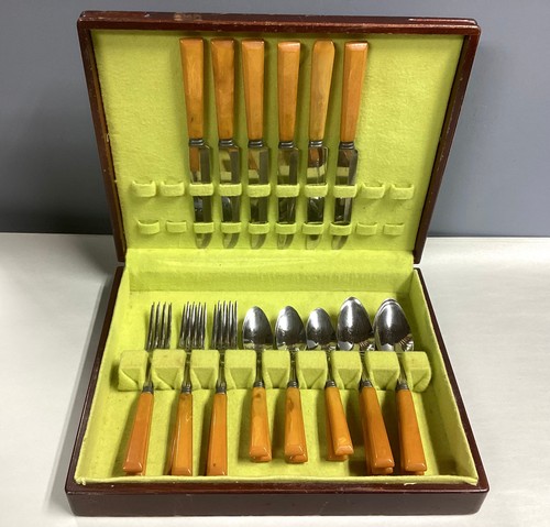 Butterscotch bakelite art - butterscotch,