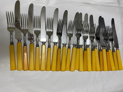 Pcs butterscotch bakelite - 24,