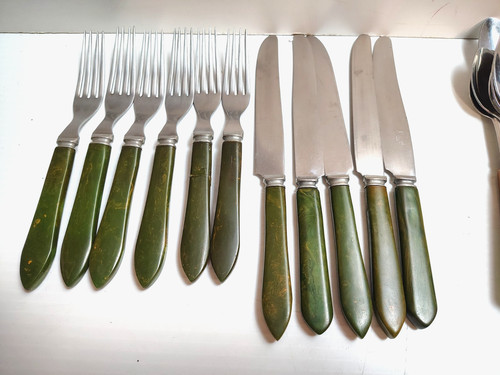 Pieces green bakelite - pieces,